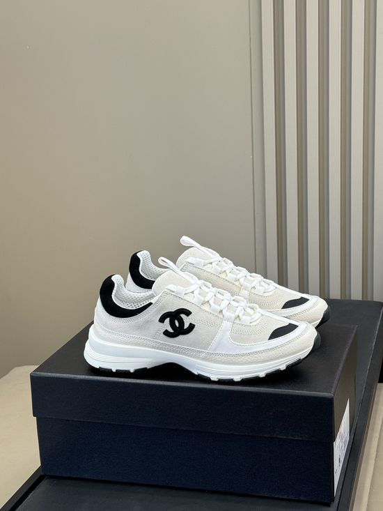 Chanel Waterproof Leather Platform Sneakers Comfortable Exquisite Detail Footwear