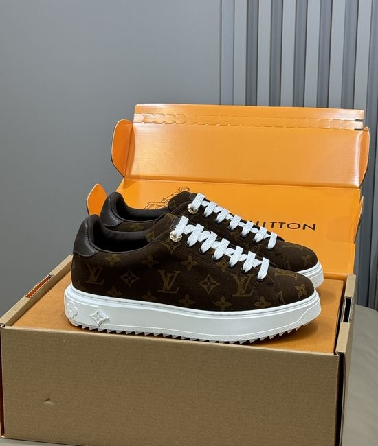 Louis Vuitton LV Premium Leather Platform Sneakers with Decorative Accents