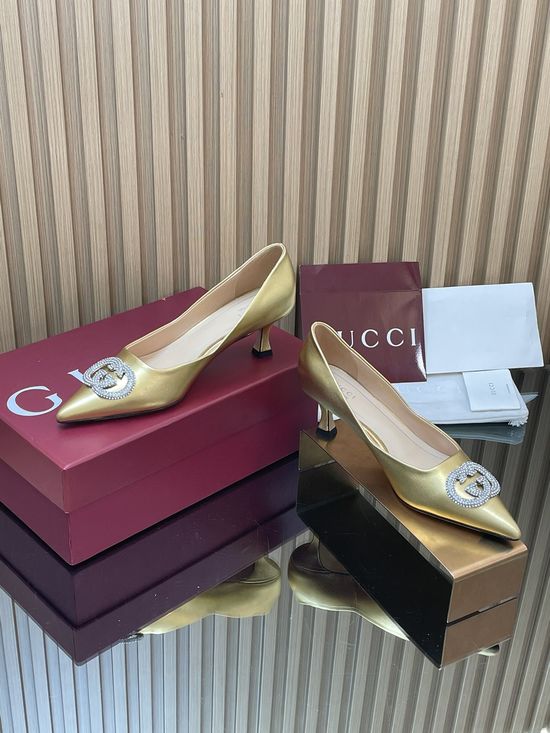Gucci Crystal Buckle Patent Leather Stiletto Commuter Shoes
