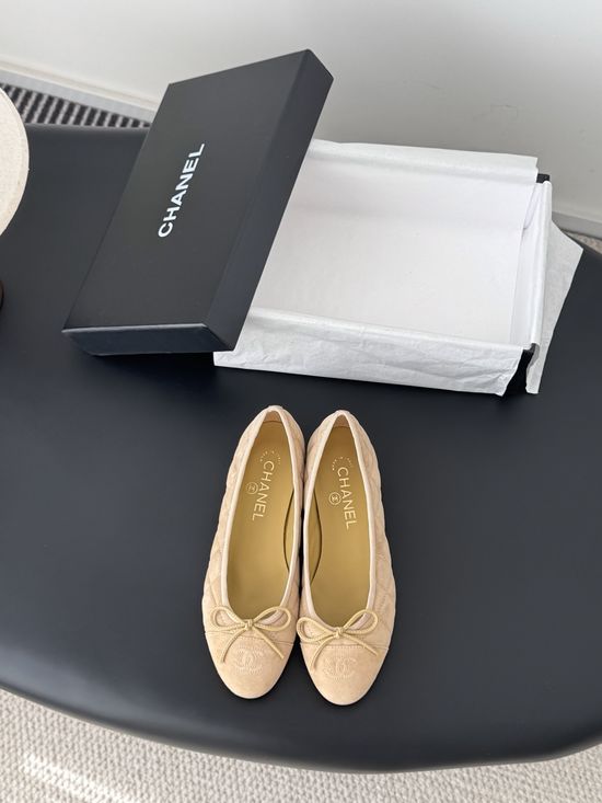 Chanel Classic Elegant Comfortable Flat Ballet Shoes
