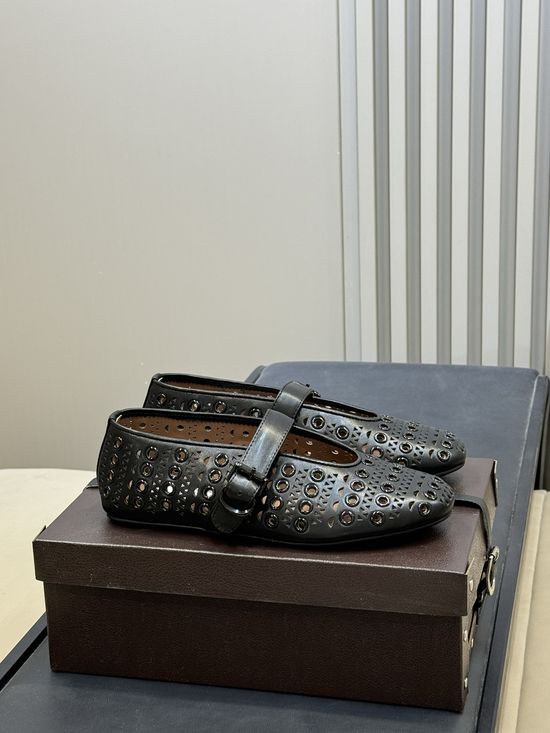 Alaia Metal Eyelet Ballet Flats Sheepskin Lining Non-slip Soft Sole