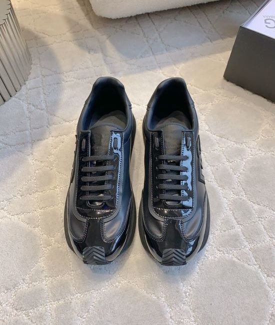 Dolce & Gabbana Stylish Casual Sneakers with Premium Materials