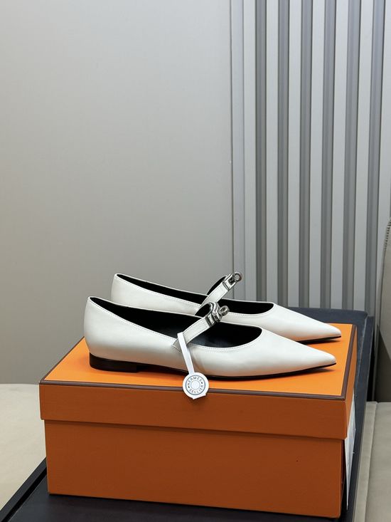 Hermes Genuine Leather Pointed Toe Low Heel Pumps