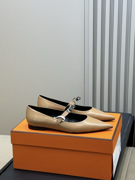 Hermes Genuine Leather Pointed Toe Low Heel Pumps