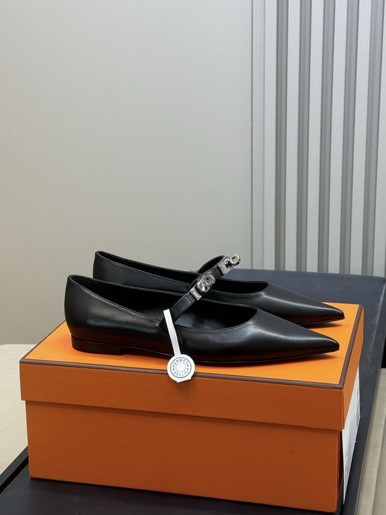 Hermes Genuine Leather Pointed Toe Low Heel Pumps