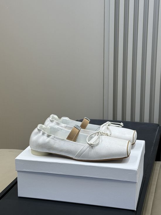 Maison Margiela Square Toe Bow Decor Mule Flats Elegant Versatile Footwear