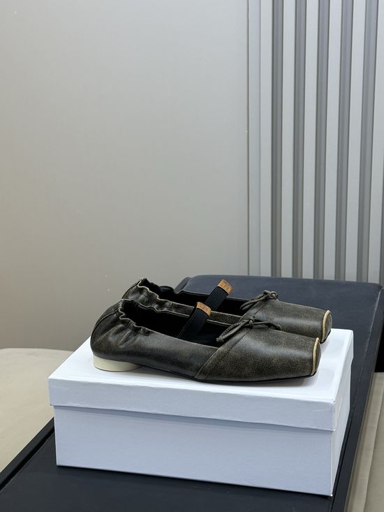 Maison Margiela Square Toe Bow Decor Mule Flats Elegant Versatile Footwear