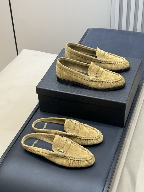Yves Saint Laurent Pleated Leather Loafers for Everyday Wear