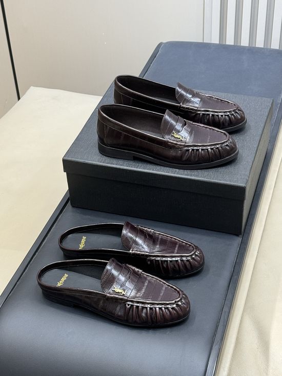 Yves Saint Laurent Pleated Leather Loafers for Everyday Wear