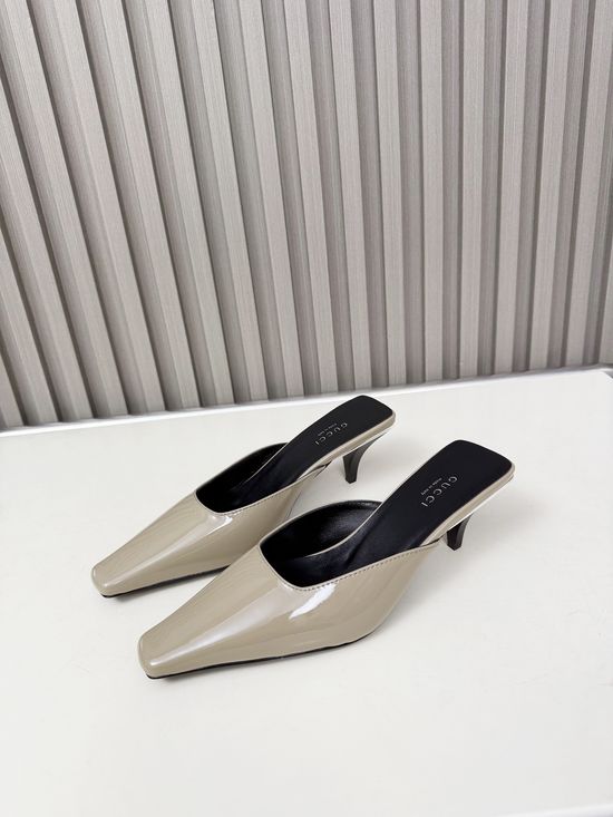 Gucci Elegant Sequined Low Heel Patent Leather Sandals