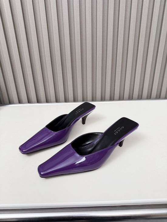 Gucci Elegant Sequined Low Heel Patent Leather Sandals