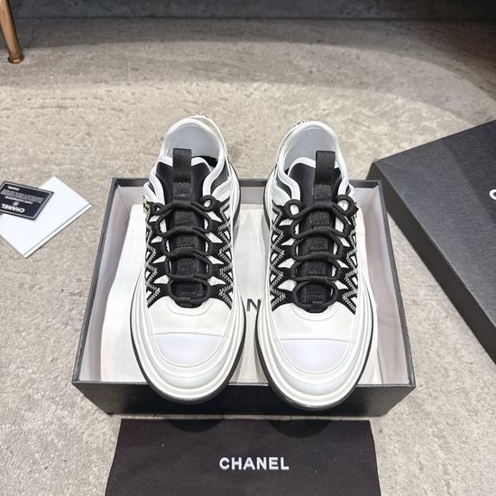 Chanel Embroidered Platform Casual Sneakers with Mixed Materials