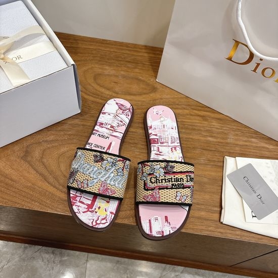 Christian Dior CD Round-Toe Flat Slip-On Sandals with Embroidered Logo