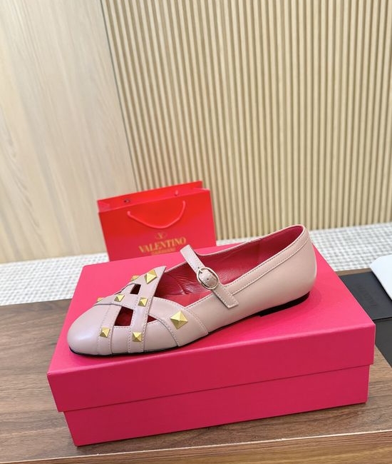 Valentino Pyramid Stud Hollow Out Mary Jane Flat Shoes