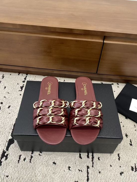 Chanel Stylish Chain Decor Leather Slide Sandals
