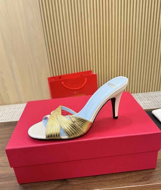 Valentino Elegant Leaf-Element Backless Walking Shoes