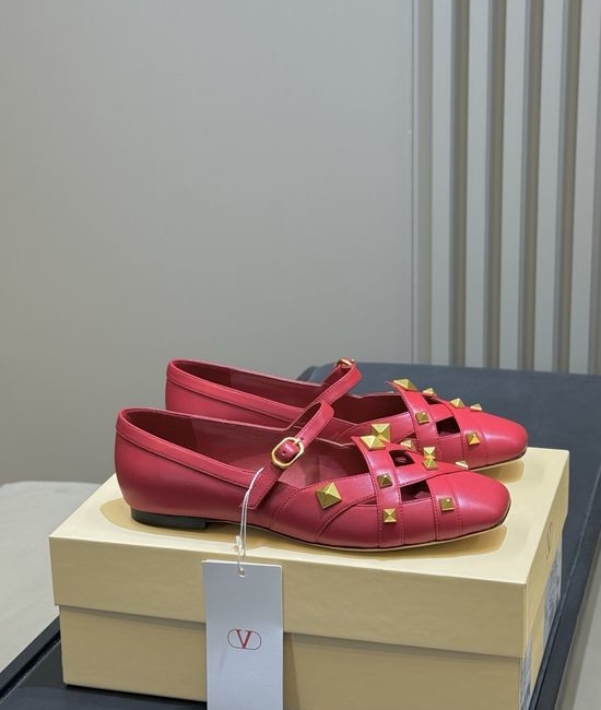 Valentino Stud Embellished Square Toe Leather Flats