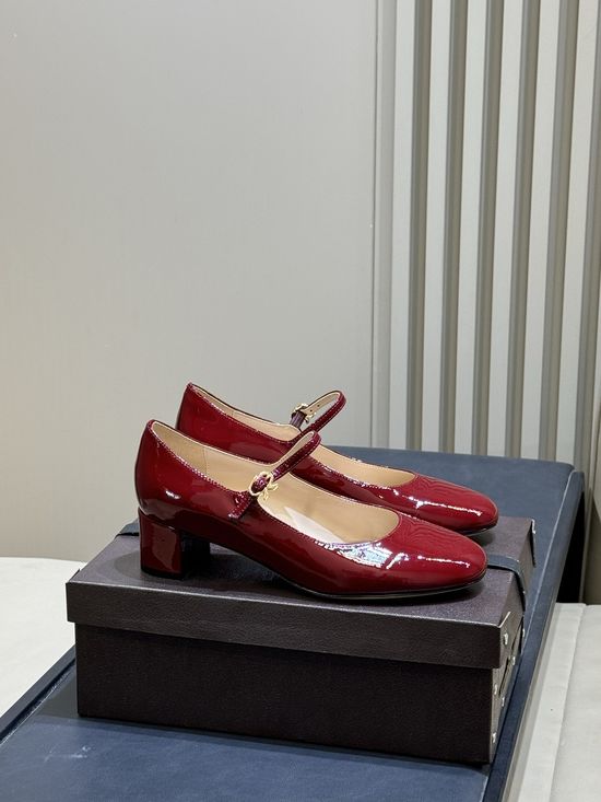 Gianvito Rossi Patent Mary Jane Low Heels Elegant Comfortable Daily Wear