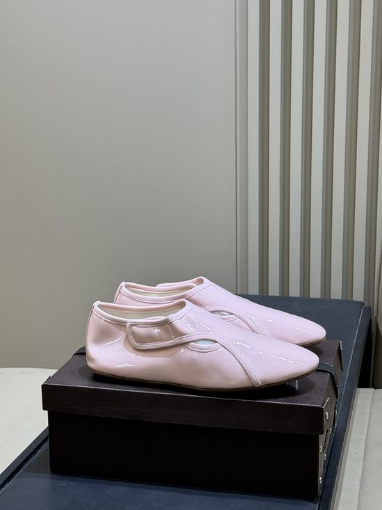 Alaia Glossy Leather Loafers Easy Slip On Style