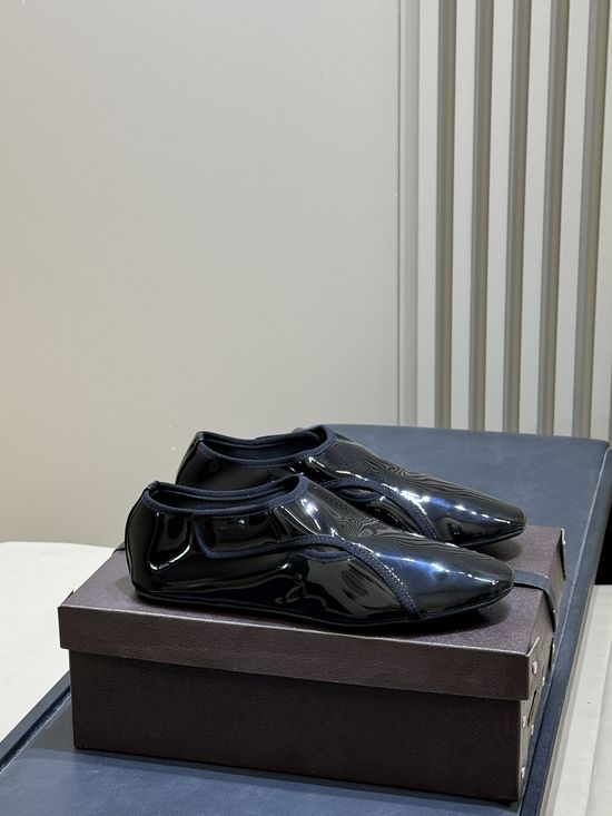 Alaia Glossy Leather Loafers Easy Slip On Style