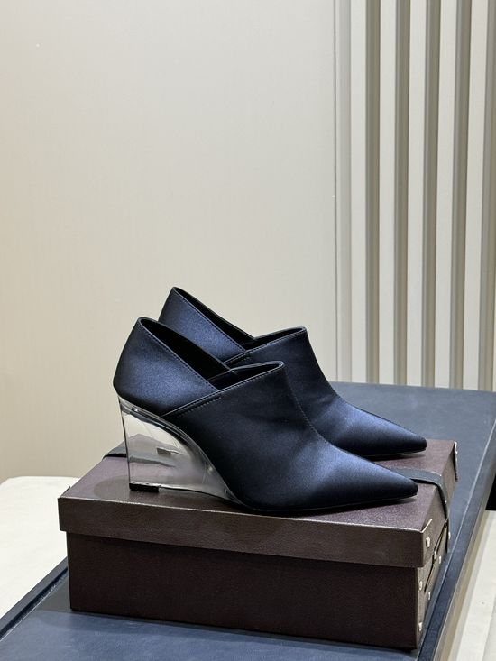 Alaia Pointed Toe Ankle Boots with Clear Chunky Heel