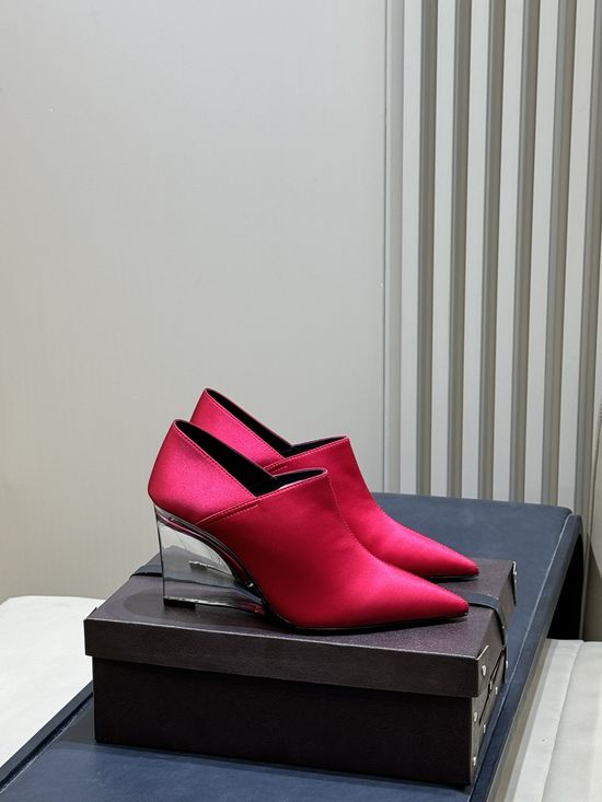 Alaia Pointed Toe Ankle Boots with Clear Chunky Heel