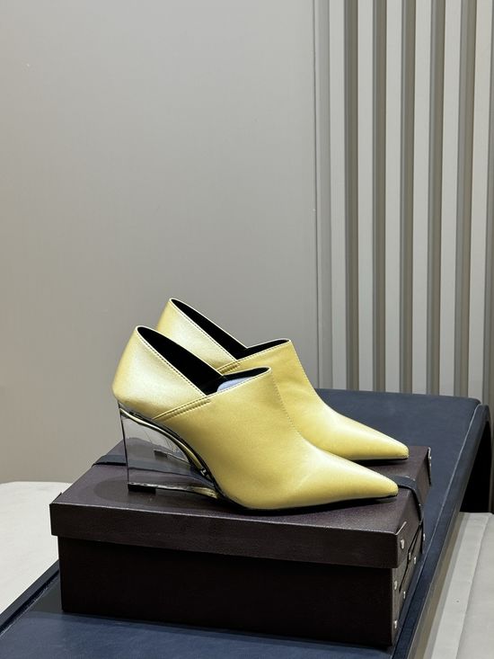 Alaia Pointed Toe Ankle Boots with Clear Chunky Heel