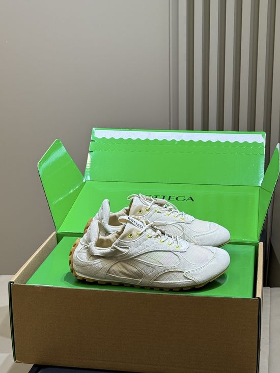 Bottega Veneta Durable Hiking-Inspired Sneakers with Soft Leather Lining