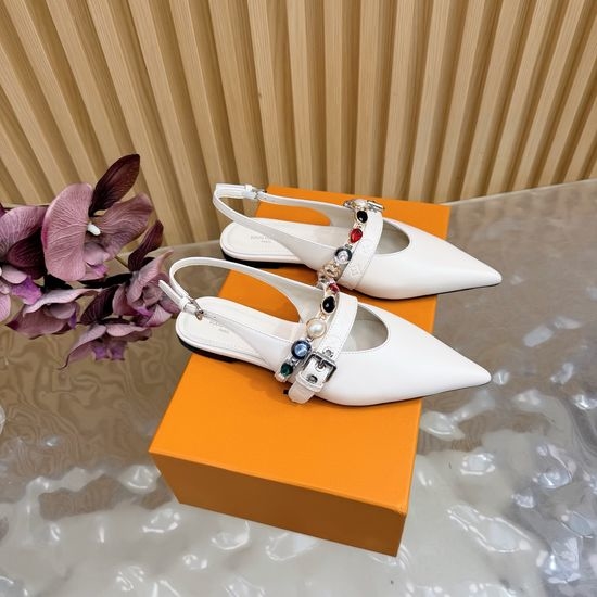 Louis Vuitton LV Pointed Toe Chain Decor Leather Flats Kitten Heel Sandals