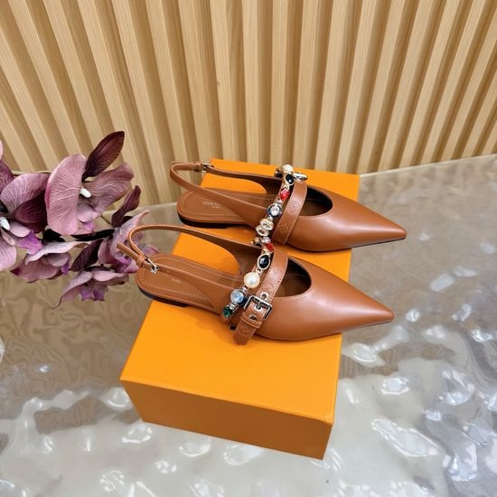 Louis Vuitton LV Pointed Toe Chain Decor Leather Flats Kitten Heel Sandals
