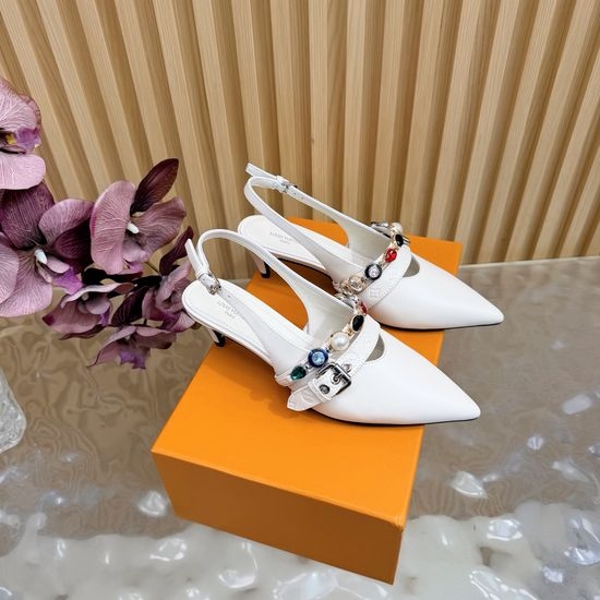 Louis Vuitton LV Pointed Toe Chain Decor Leather Flats Kitten Heel Sandals