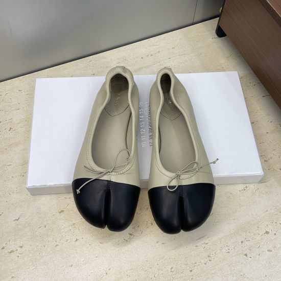 Maison Margiela MM6 Custom Flat Mary Jane Ballet Shoes with Tassel Bow