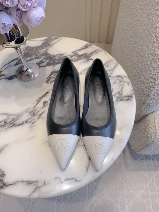 Chanel Pointed Toe Flat Leather Shoes Elegant Daily Wear