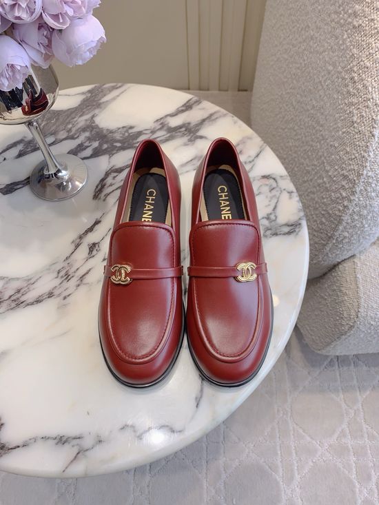 Chanel Leather Loafer Shoes Classic Logo Decor Casual Footwear