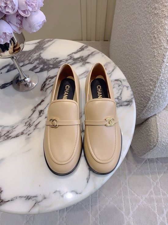Chanel Leather Loafer Shoes Classic Logo Decor Casual Footwear