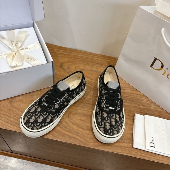Christian Dior CD Low-top Canvas Shoes with Embroidered Saltwind Design