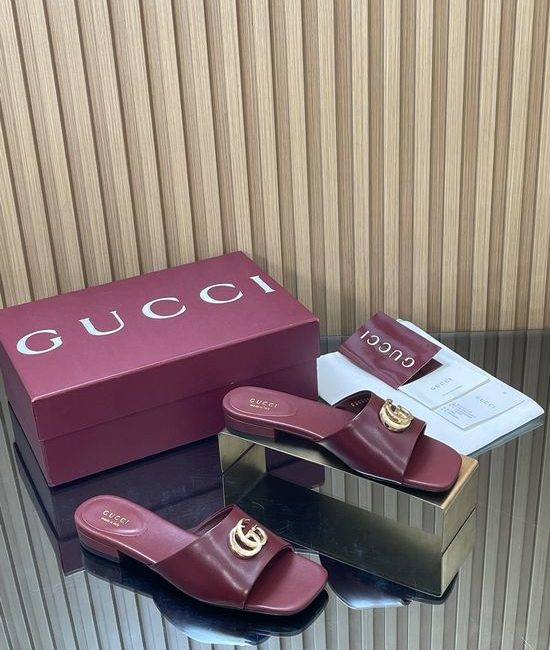 Gucci Metallic Leather Buckle Flat Sandals With Sheepskin Lining