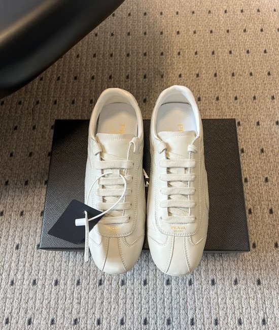 Prada Premium Cowhide Leather Upper Versatile Comfortable Classic Casual Shoes