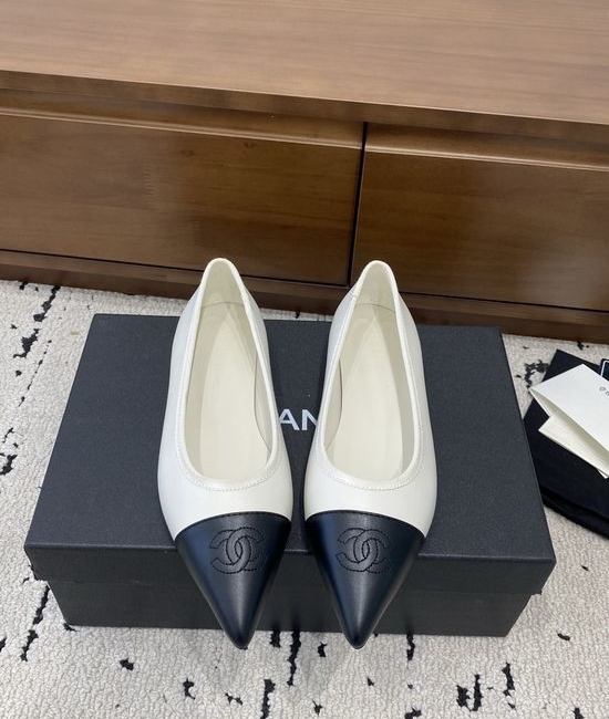 Chanel Two-tone Pointed Toe Mary Jane Flats Elegant Genuine Leather