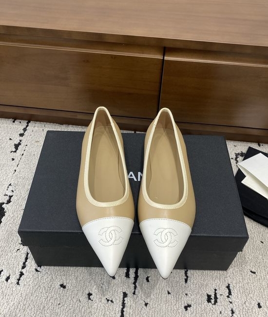 Chanel Two-tone Pointed Toe Mary Jane Flats Elegant Genuine Leather