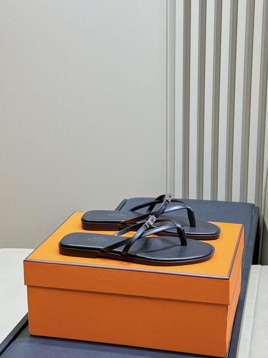 Hermes Soft Leather Buckle Flip Flops Comfortable Casual Footwear