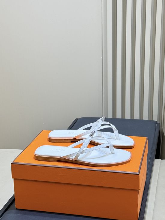 Hermes Soft Leather Buckle Flip Flops Comfortable Casual Footwear