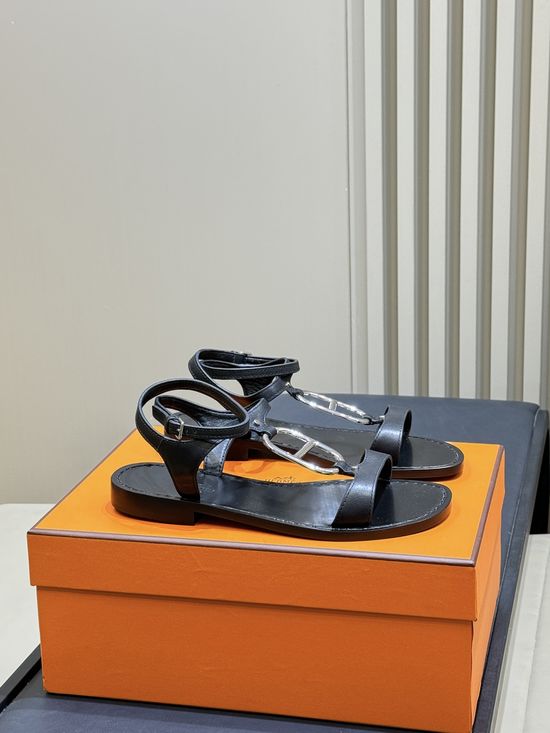 Hermes Cowhide Flat Sandals with Metal Buckle Elegant Comfortable Summer Shoes