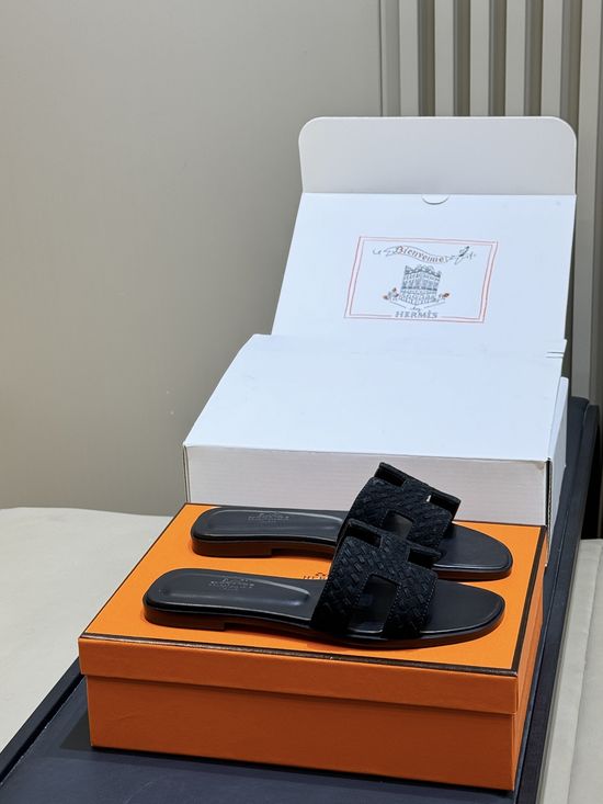 Hermes Classic Woven Leather Slides Soft Sole Versatile Daily Footwear