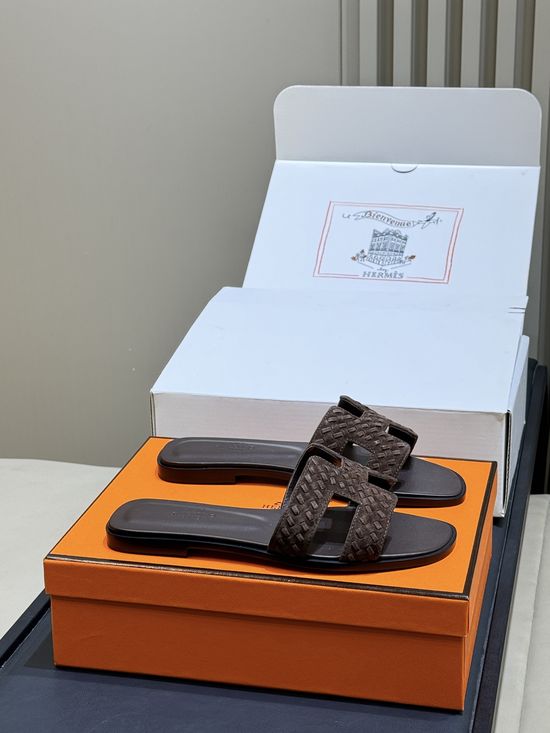 Hermes Classic Woven Leather Slides Soft Sole Versatile Daily Footwear