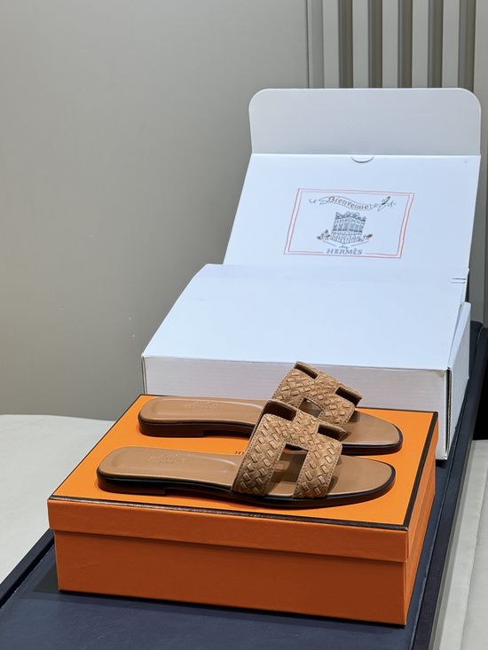 Hermes Classic Woven Leather Slides Soft Sole Versatile Daily Footwear