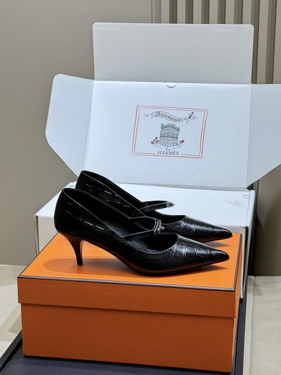 Hermes Cowhide Pointed Toe Heels with Metal Buckle Comfortable Office Shoes