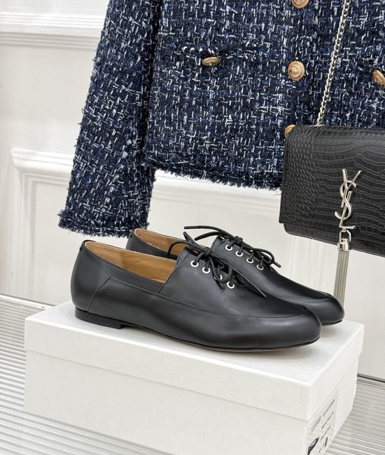 Jil Sanders Minimalist Lace-up Leather Loafers for Daily Wear