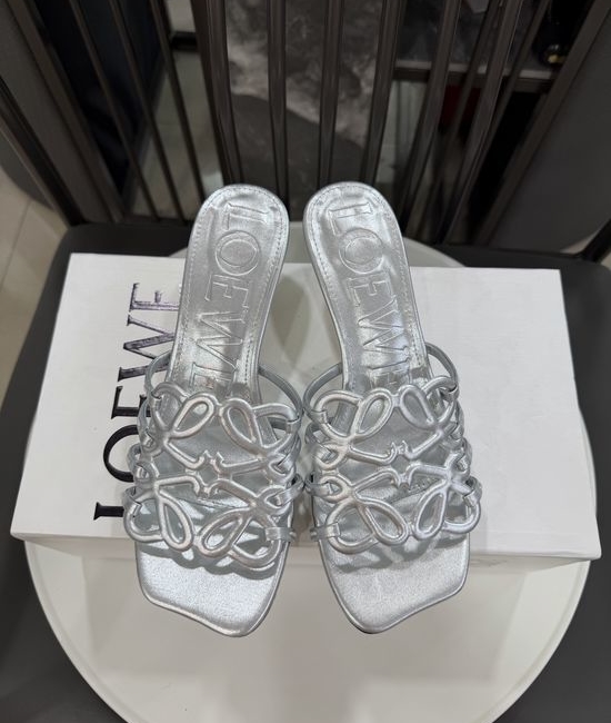 Loewe Genuine Leather Sole Elegant Casual Slides