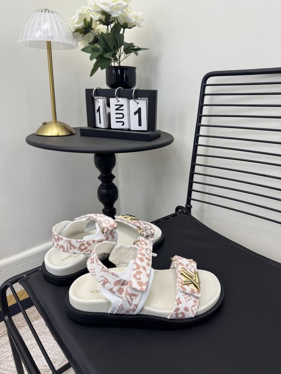 Louis Vuitton Genuine Leather Comfortable Casual Slides